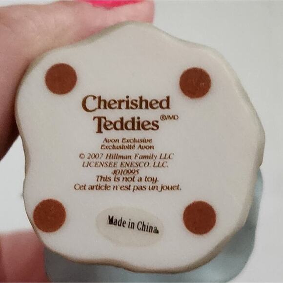 Cherished Teddies - "Maid Marian" with basket of flowers Figurine Avon exclusive - Picture 5 of 5